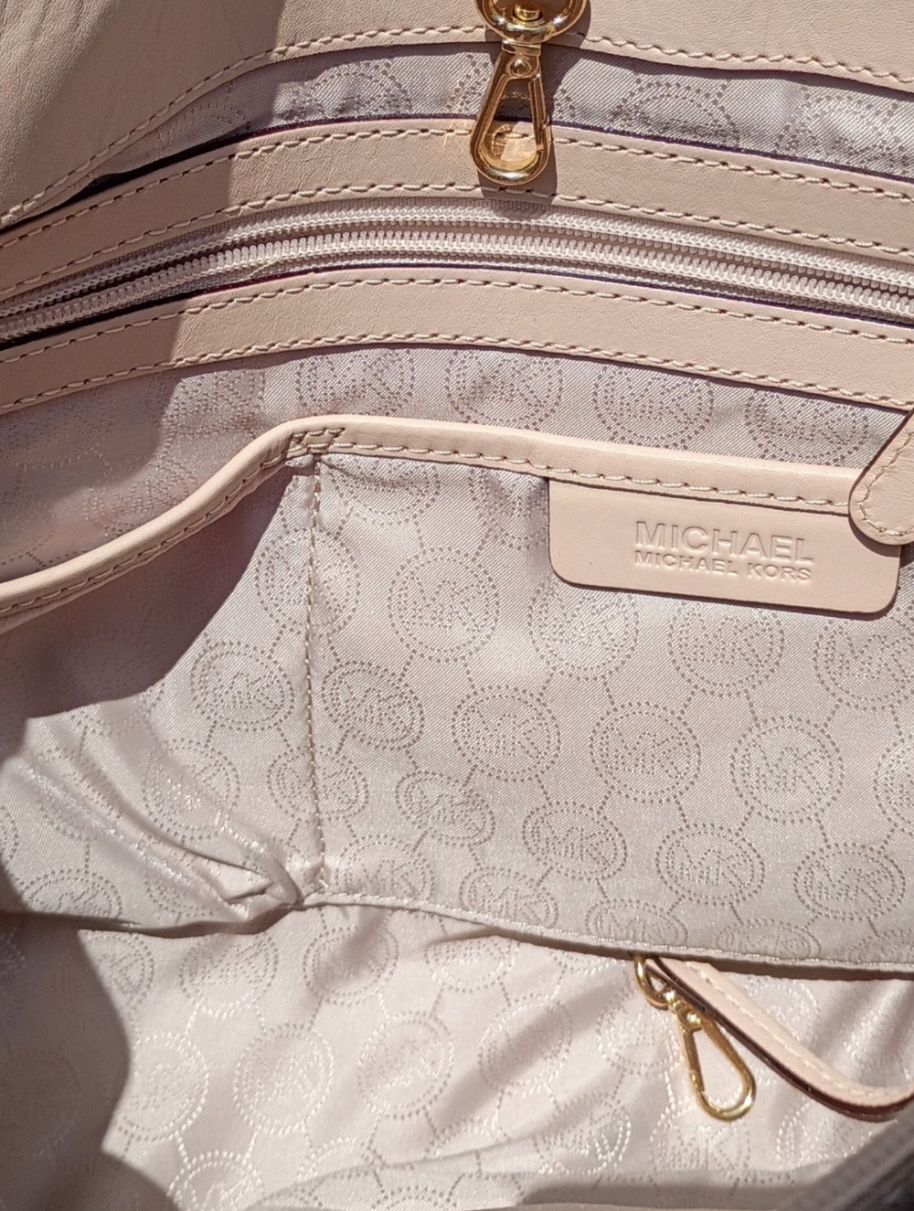 Michael Michael Kors Vanilla Jet Set Tote Bag - Picture 10 of 13